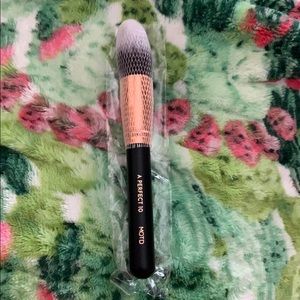 MOTD COSMETICS A Perfect 10 Tapered Face Brush